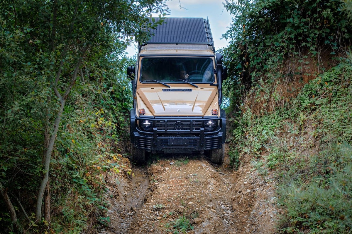 kham pha mau xe mercedes benz g class phien ban dac biet danh cho quan doi hinh 8