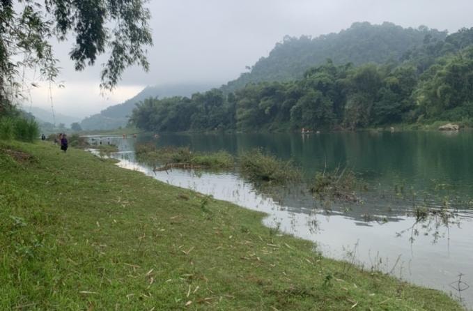 ha giang tim thay thi the mot hoc sinh trong vu lat thuyen hinh 1