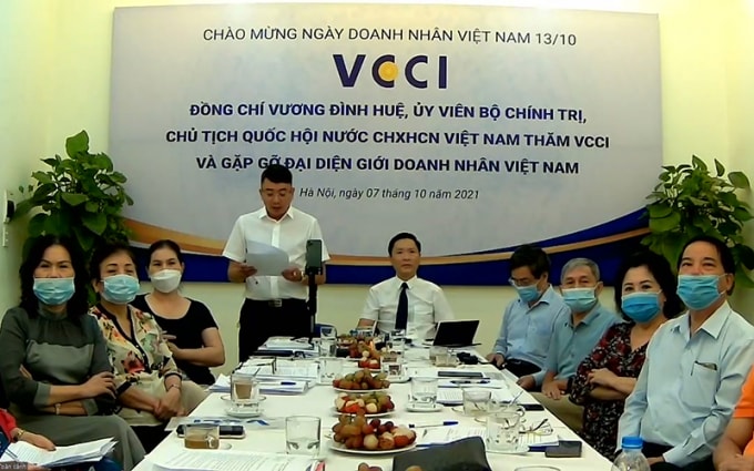 hiep hoi van tai hai phong kien nghi giam 50 le phi truoc ba cho cac xe o to dang ky moi hinh 1