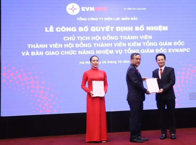 tong cong ty dien luc mien bac cong bo quyet dinh chu tich hdtv va thanh vien hdtv kiem tong giam doc hinh 4