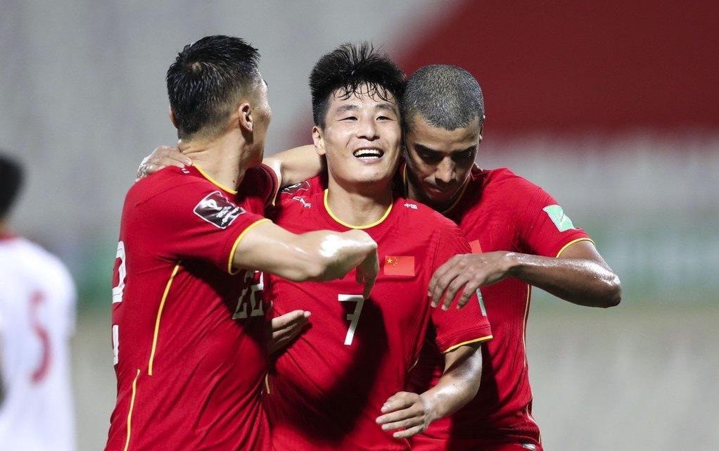 doi tuyen viet nam thua 2 3 trung quoc o vong loai 3 world cup 2022 hinh 1