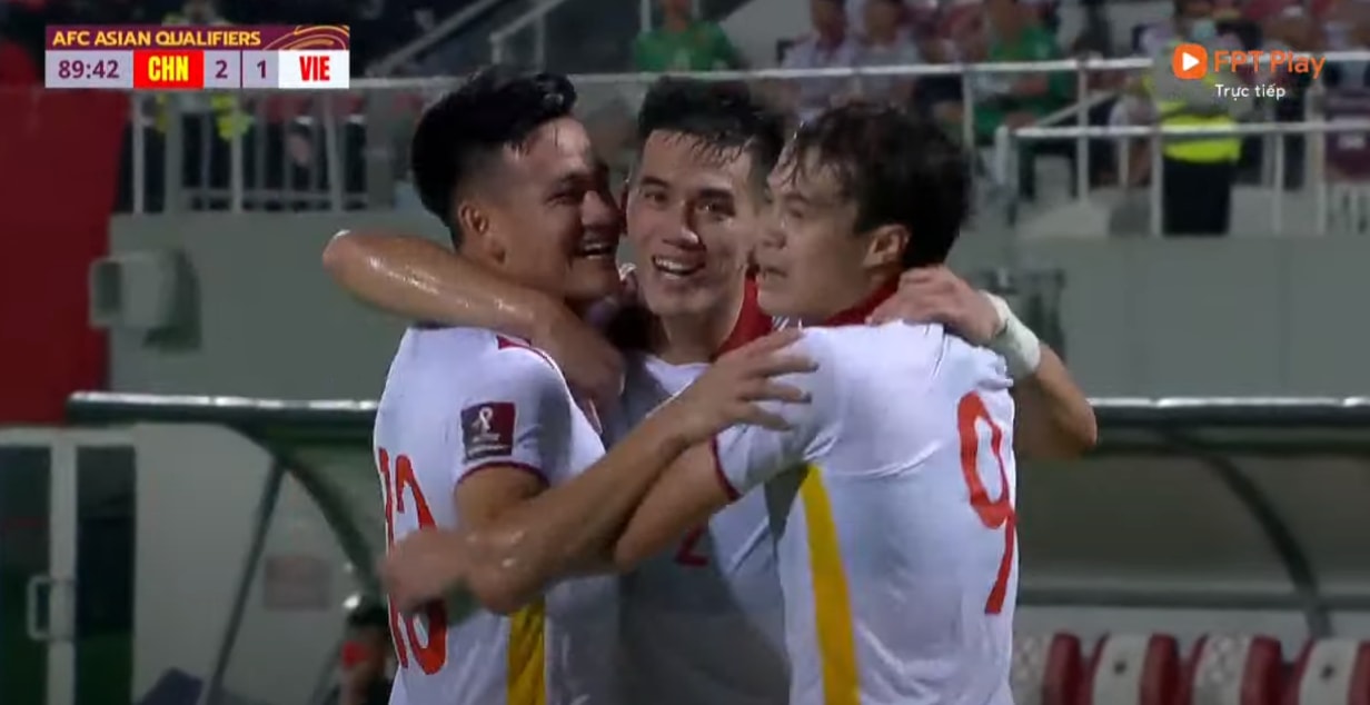 doi tuyen viet nam thua 2 3 trung quoc o vong loai 3 world cup 2022 hinh 4