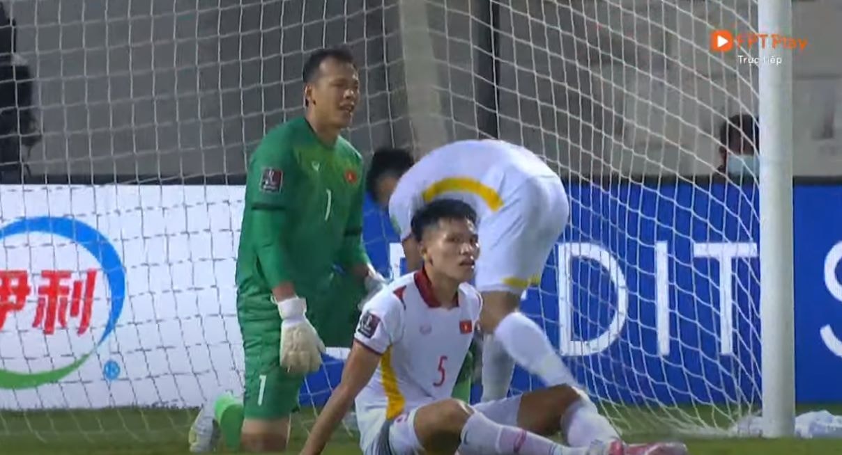 doi tuyen viet nam thua 2 3 trung quoc o vong loai 3 world cup 2022 hinh 5