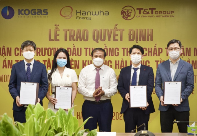 quang tri trao quyet dinh chu truong dau tu du an trung tam dien khi lng hai lang tri gia 23 ty usd hinh 1