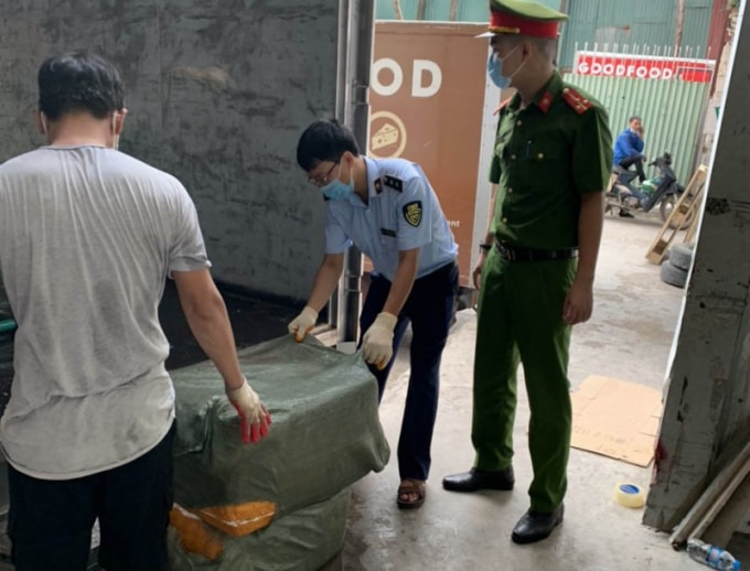tieu huy gan 7 tan nam lon dong lanh khong ro nguon goc tai ha noi hinh 1