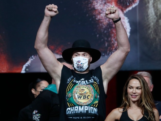 nha vo dich hang nang fury tai dau lan ba voi deontay wilder hinh 3