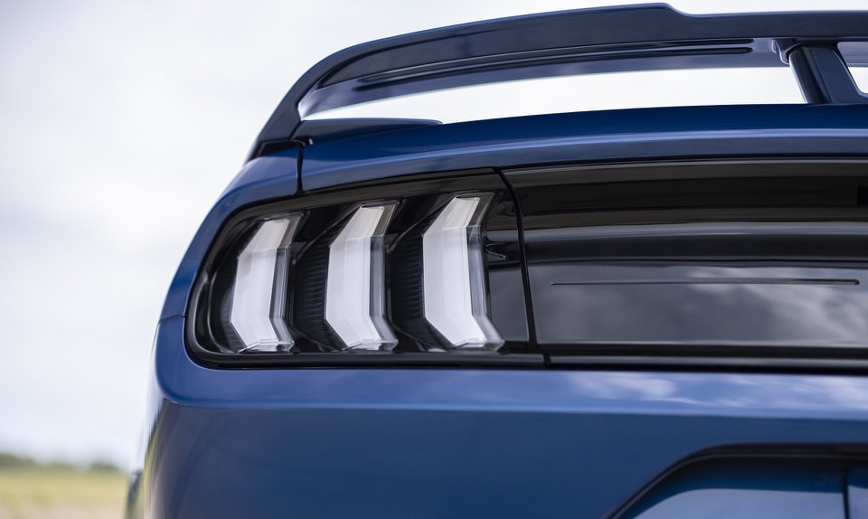 chiem nguong mau xe ford mustang 2022 phien ban california special hinh 7