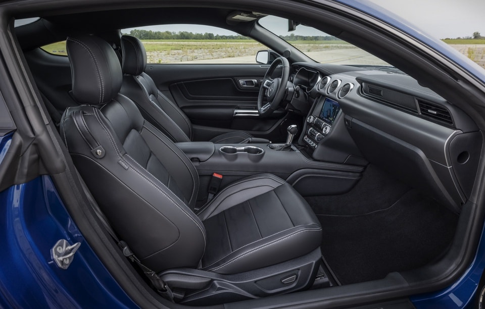 chiem nguong mau xe ford mustang 2022 phien ban california special hinh 8
