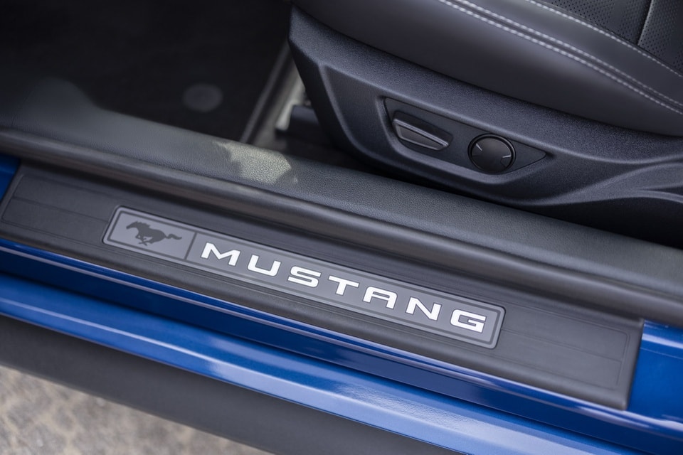 chiem nguong mau xe ford mustang 2022 phien ban california special hinh 9