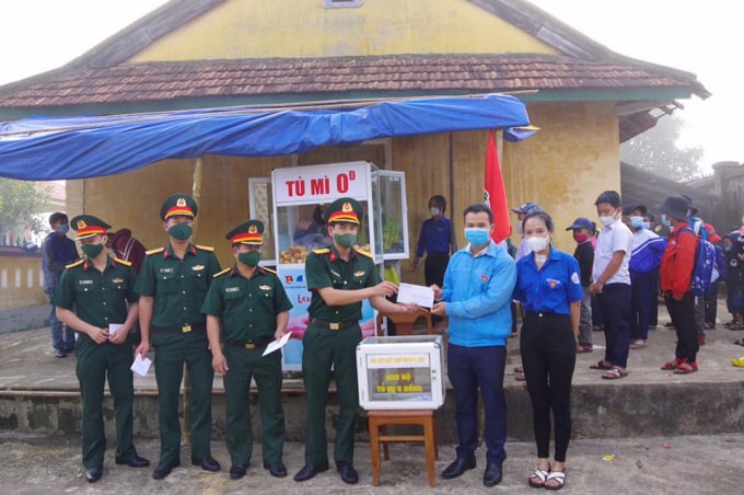 tu banh mi khong dong dam tinh quan dan nang buoc em den truong hinh 2