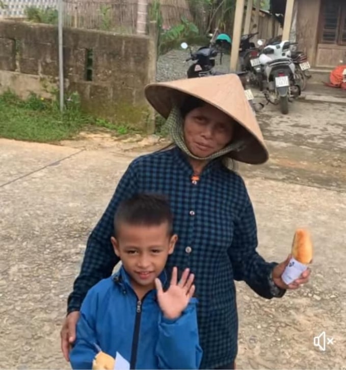 tu banh mi khong dong dam tinh quan dan nang buoc em den truong hinh 5