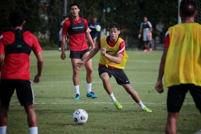 singapore trieu tap 3 con trai cua huyen thoai fandi ahmad de chuan bi cho aff cup 2020 hinh 2