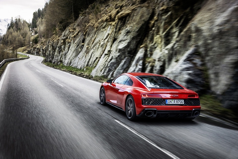 kham pha mau xe audi r8 v10 performance 2022 so huu dong co v10 manh 562 ma luc hinh 3