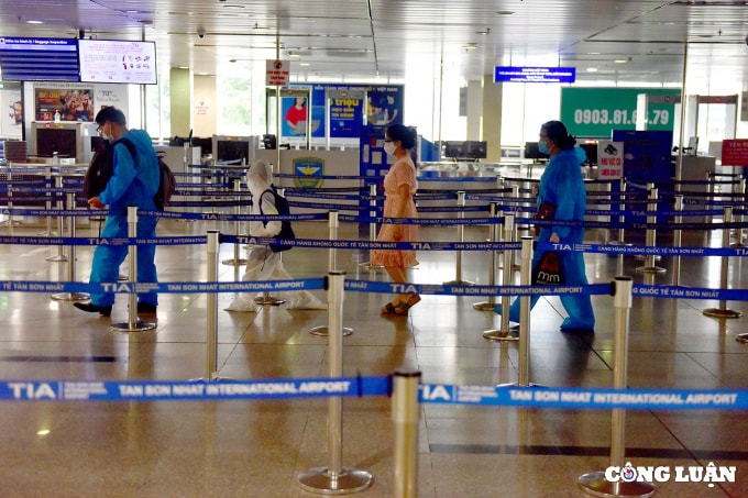 san bay tan son nhat dan nhon nhip tro lai nguoi dan phan khoi vi duoc ve que hinh 5