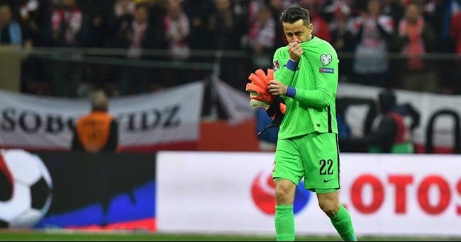 chia tay doi tuyen ba lan lukasz fabianski da nhan duoc man tri an vo cung xuc dong hinh 2