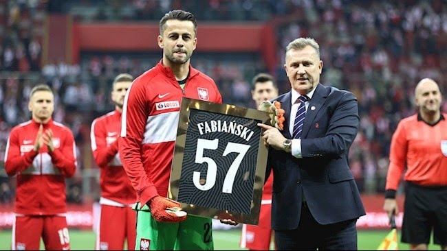 chia tay doi tuyen ba lan lukasz fabianski da nhan duoc man tri an vo cung xuc dong hinh 1