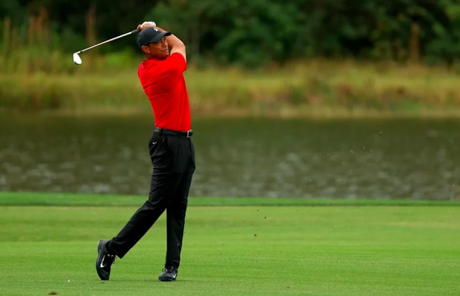 tiger woods tro lai voi san golf ma khong can den nang hinh 2