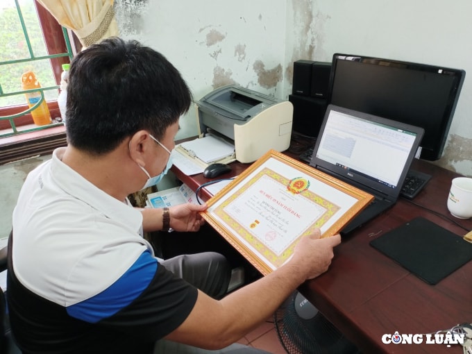 ky 2 nhung bat cap cua can bo van phong dang uy hoat dong khong chuyen trach cap xa hinh 3