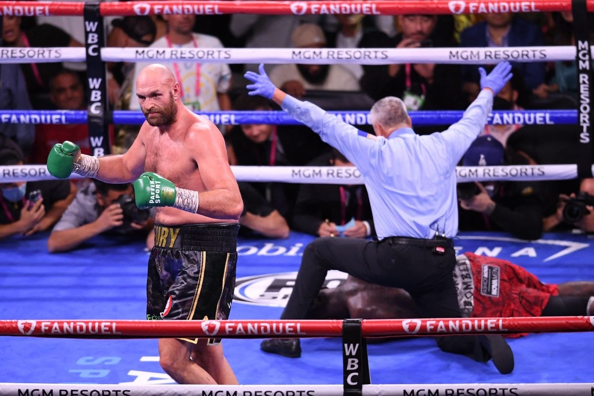 deontay wilder gay tay sau tran dai chien voi tyson fury hinh 2