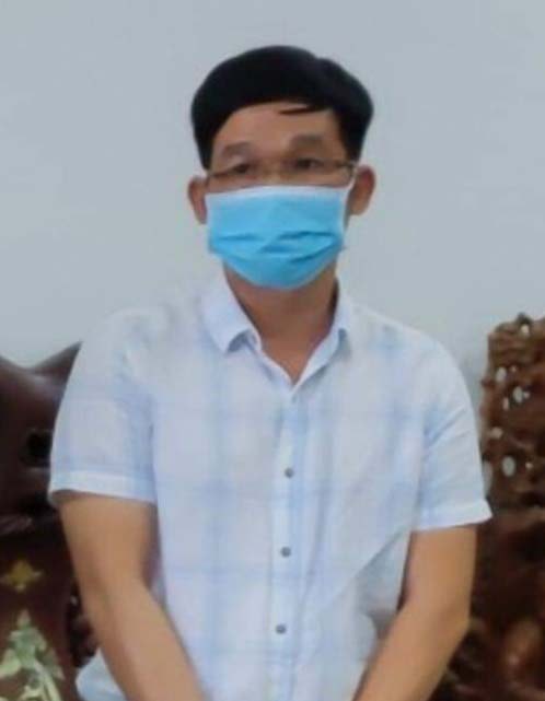 bat giam nguyen can bo thue lam dung chuc vu chiem doat tai san hinh 1