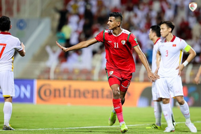 tuyen viet nam thua 1 3 oman o vong loai world cup 2022 hinh 2