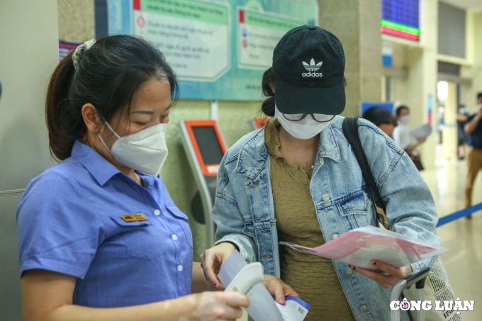 tau khach bac  nam bat dau chay tro lai nguoi dan vui mung khi duoc ve que hinh 4