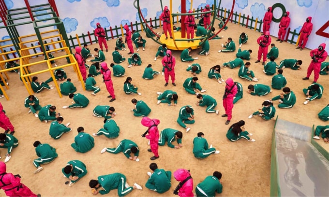 squid game tai hien khung hoang no ca nhan dang dien ra tai han quoc hinh 1