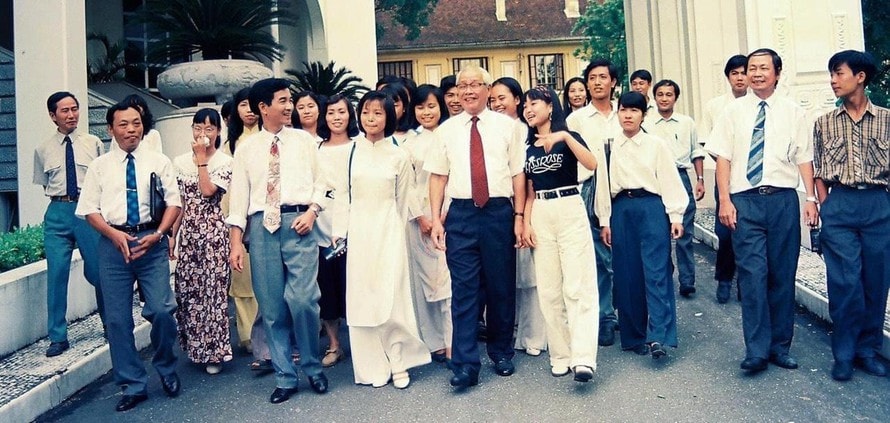 bao cho tuoi hoc tro can phai hoa minh vao the gioi cua hoc tro hinh 1