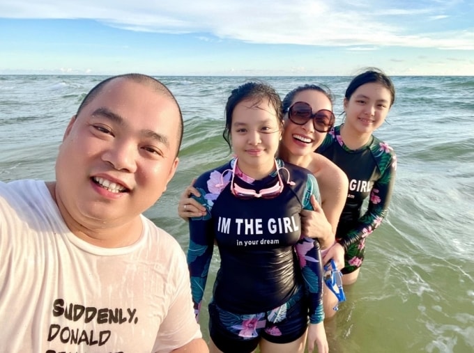 gia dinh thuy hanh tro ve nha sau gan 4 thang mac ket vi dich hinh 2