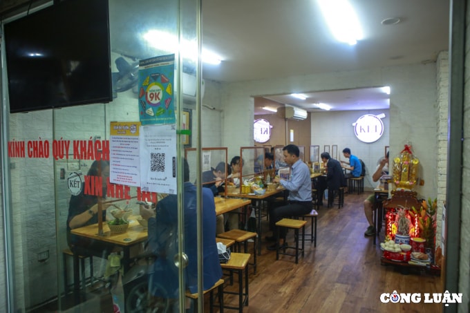 bun pho ca phe sang tap nap khach den sau khi ha noi cho phep phuc vu tai cho hinh 6