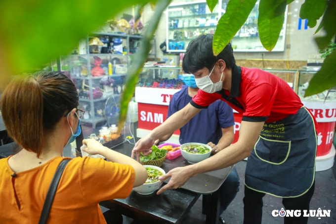 bun pho ca phe sang tap nap khach den sau khi ha noi cho phep phuc vu tai cho hinh 5