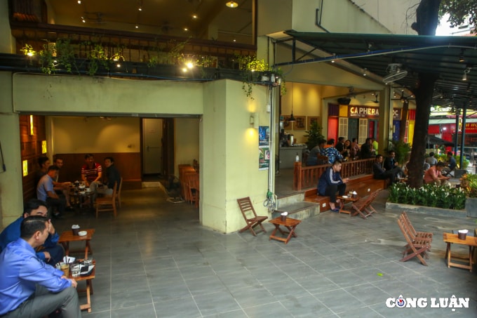 bun pho ca phe sang tap nap khach den sau khi ha noi cho phep phuc vu tai cho hinh 14