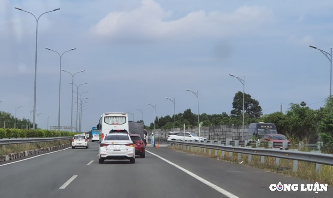 giao thong di lai cua nguoi dan tren thoang duoi tac hinh 3