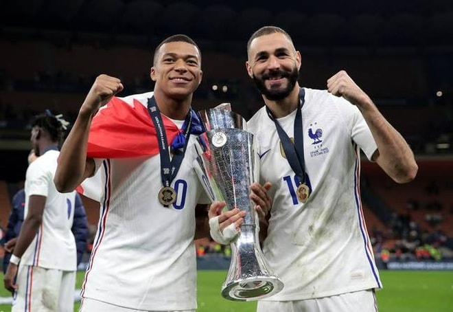 ronaldo beo bat ngo gach ten dan em neymar ung ho ngoi sao cua real madrid gianh qua bong vang hinh 1
