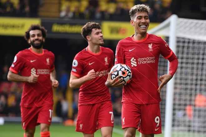 firmino lap hat trick liverpool thang 5 0 watford vuon len dan dau premier league hinh 2