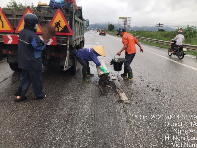mua lon tai nghe an gay su co sat lo tren nhieu tuyen duong hinh 7
