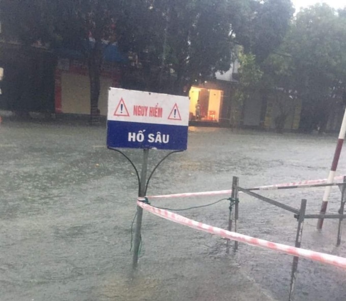 mua xoi xa keo dai nhieu tuyen duong o thanh pho ha tinh ngap sau trong nuoc hinh 2