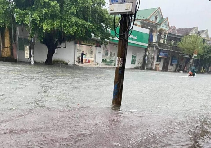 mua xoi xa keo dai nhieu tuyen duong o thanh pho ha tinh ngap sau trong nuoc hinh 4