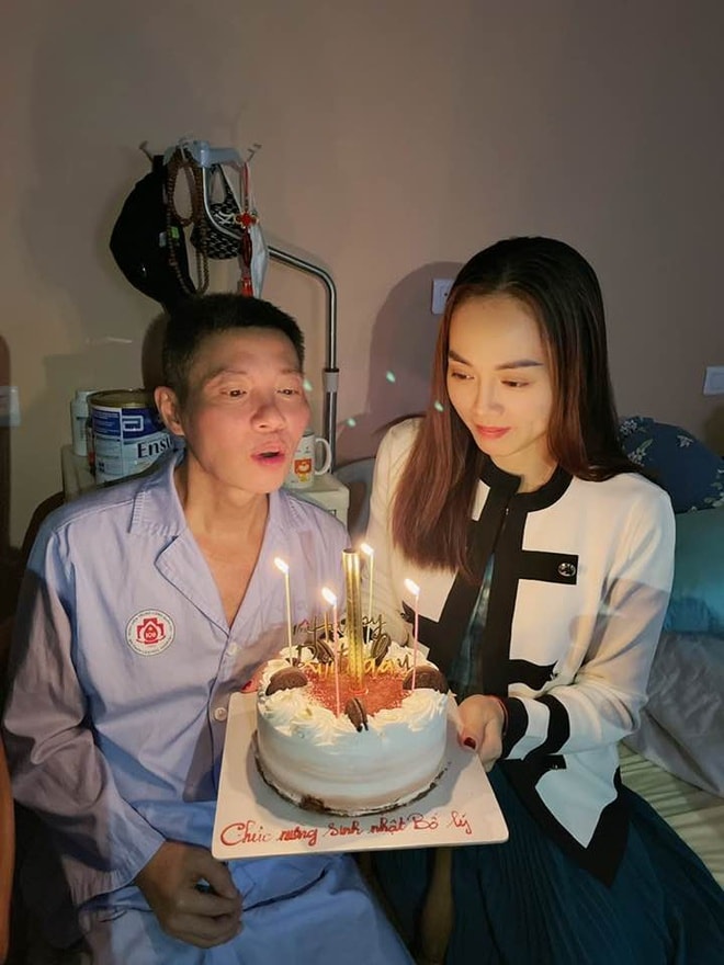 nsnd cong ly lan dau xuat hien ben gia dinh va dong nghiep sau 3 thang nhap vien hinh 3