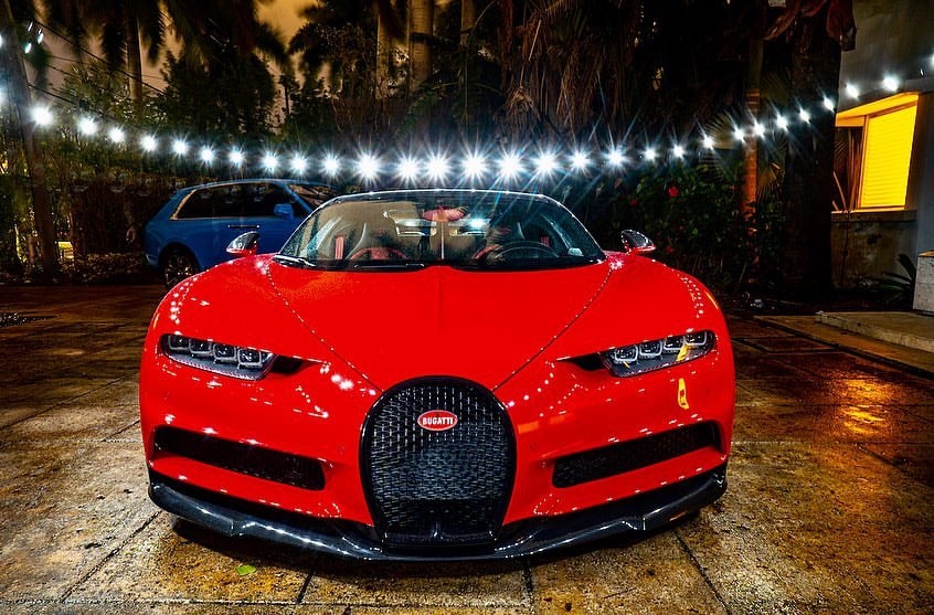 bugatti chiron sport bi chay duoc rao ban voi gia 345000 usd hinh 1