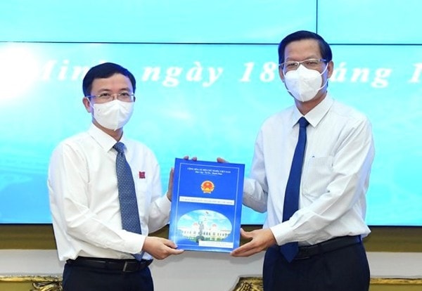 ong dang quoc toan lam chanh van phong ubnd tp ho chi minh hinh 1