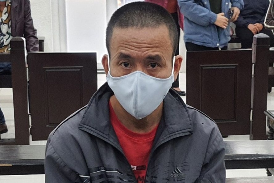 tu hinh nguoi dan ong sat hai nguoi tinh u50 trong nha nghi hinh 1