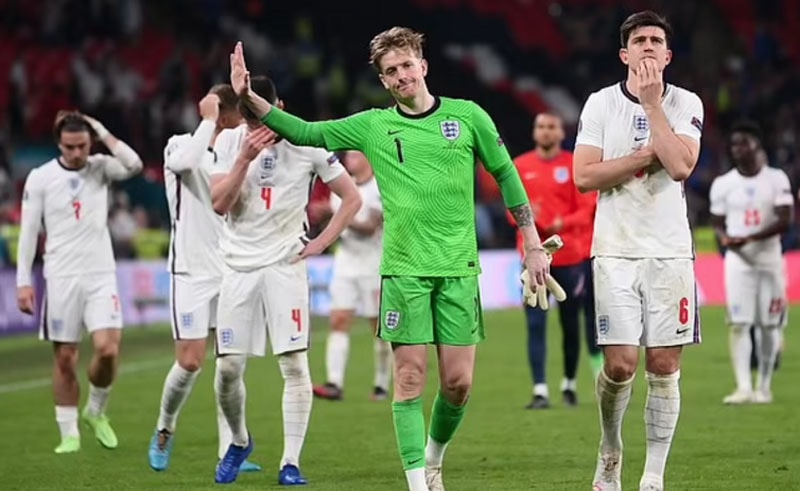 uefa dua ra an phat voi doi tuyen bong da anh hinh 1