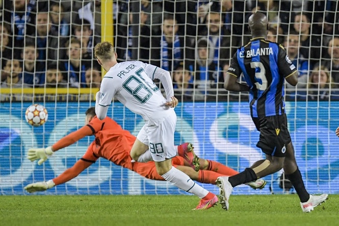 ghi ban truoc club brugge cole palmer tro thanh cau thu tre thu 10 nguoi anh ghi ban o champions league hinh 1
