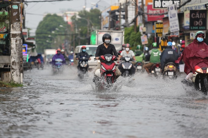 tp hcm nguoi dan kho so vi duong sa ngap sau sau con mua dai hon nua tieng hinh 1