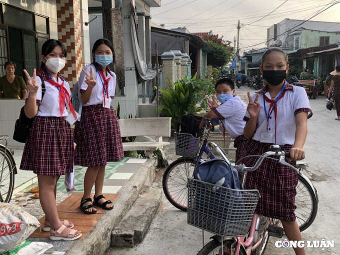 tp hcm nhung hoc sinh dau tien duoc tro lai truong sau dich covid 19 hinh 9