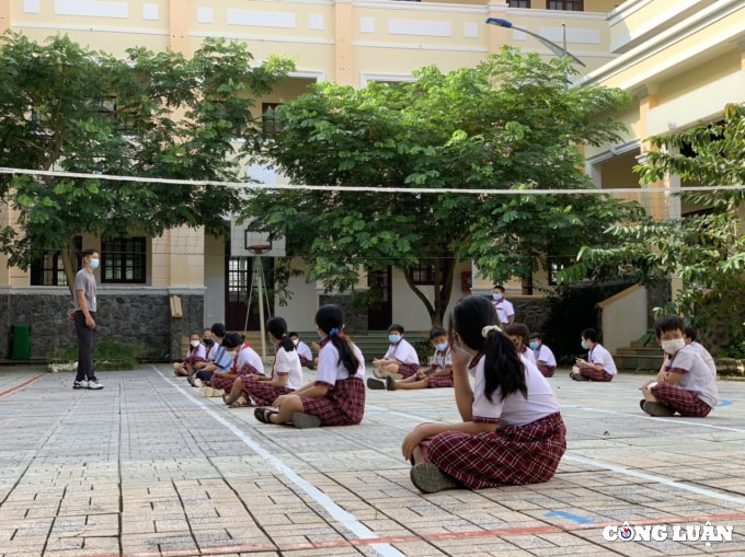 tp hcm nhung hoc sinh dau tien duoc tro lai truong sau dich covid 19 hinh 7