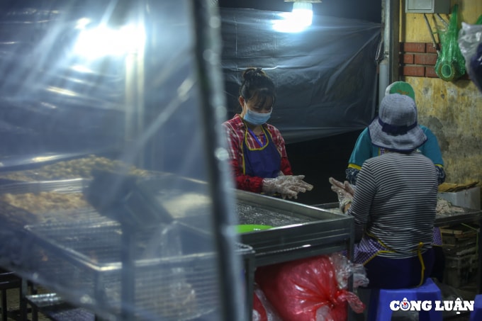 cho long bien chinh thuc hoat dong tro lai sau hon 2 thang bi phong toa hinh 15