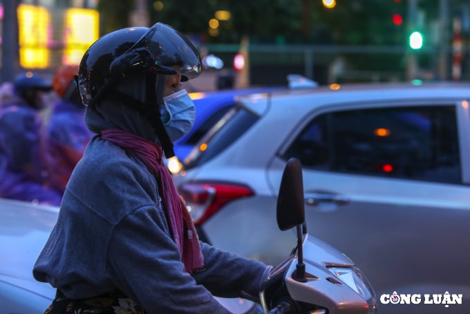 anh huong khong khi lanh nguoi dan ha noi co ro trong gio ret hinh 7