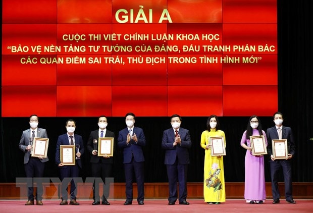 phat hien dao tao doi ngu nhung cay viet chinh luan khoa hoc ve bao ve nen tang tu tuong cua dang hinh 1